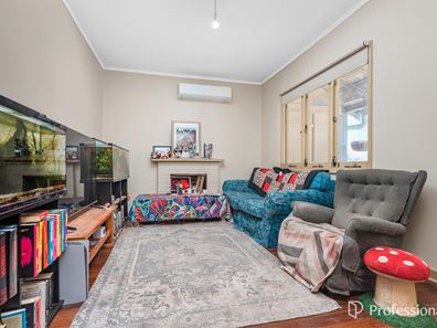 172 Gregory Street, Beachlands WA 6530