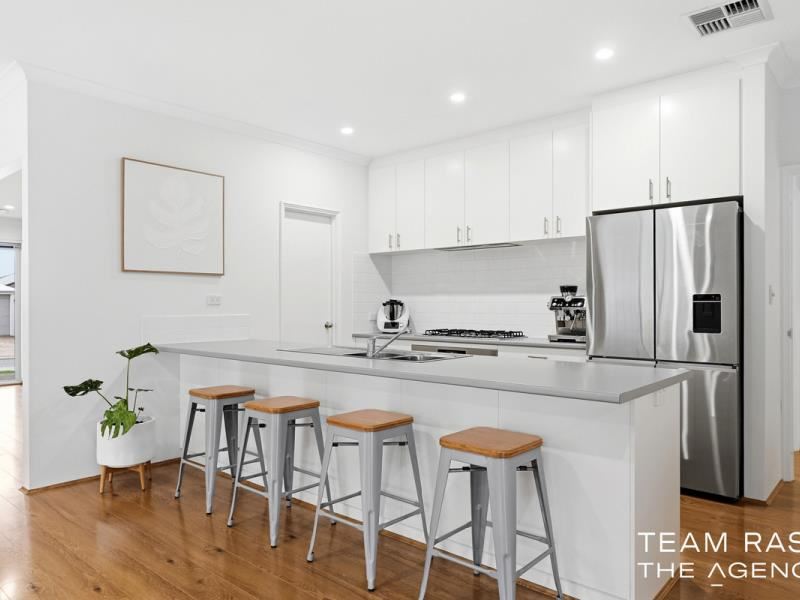 19 Featherleaf Elbow, Banksia Grove