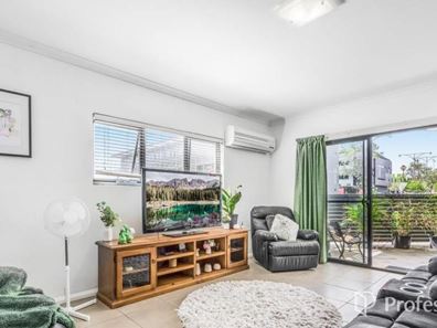 3/9 Linkage Avenue, Cockburn Central WA 6164