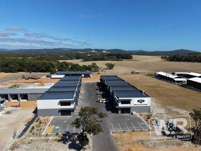Unit 8/10/105 East River Road, Hay WA 6333