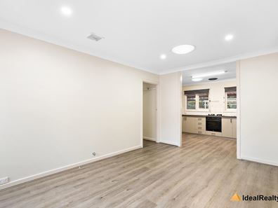 4/67 tendring way, Girrawheen WA 6064