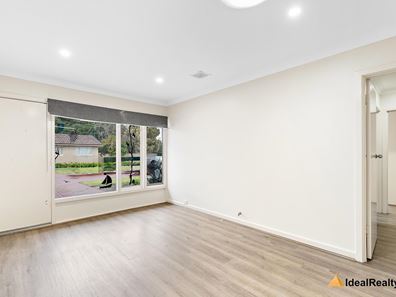 4/67 tendring way, Girrawheen WA 6064