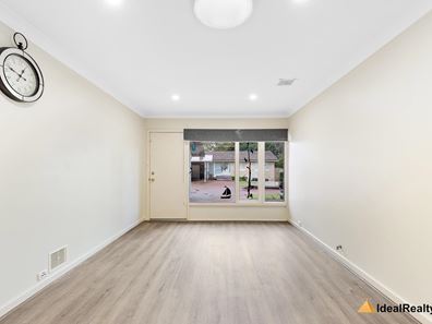 4/67 tendring way, Girrawheen WA 6064