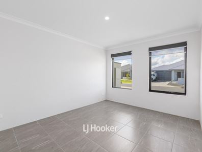 90 Carnelian Avenue, Australind WA 6233