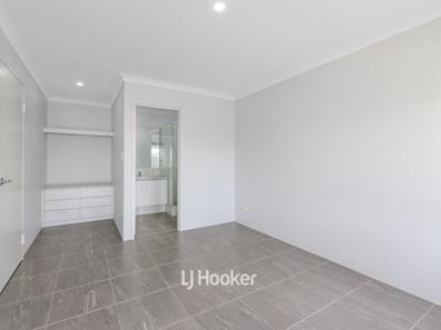 90 Carnelian Avenue, Australind WA 6233
