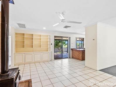 17 Heslop Road, Lesmurdie WA 6076
