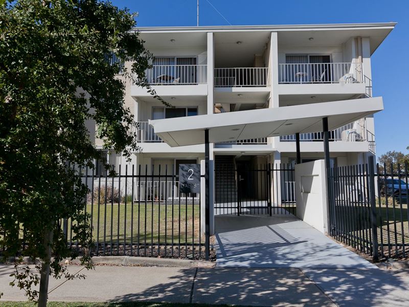 2/2 Lyall Street, South Perth
