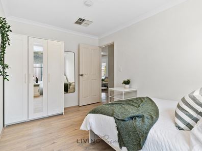 Room/2  17 Limonite Circuit, Forrestfield WA 6058