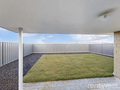230 Badgerup Avenue, Lakelands WA 6180