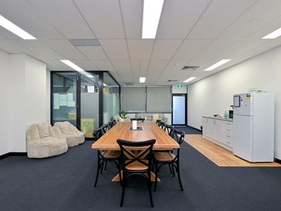 8A/180 Scarborough Beach Road, Mount Hawthorn WA 6016