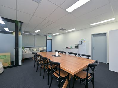 8A/180 Scarborough Beach Road, Mount Hawthorn WA 6016