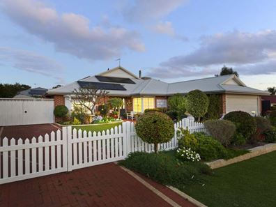 120 Balladong Loop, Carramar WA 6031