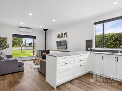 13 Hackett Road, Harvey WA 6220