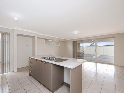 4 Castella Drive, Dudley Park WA 6210