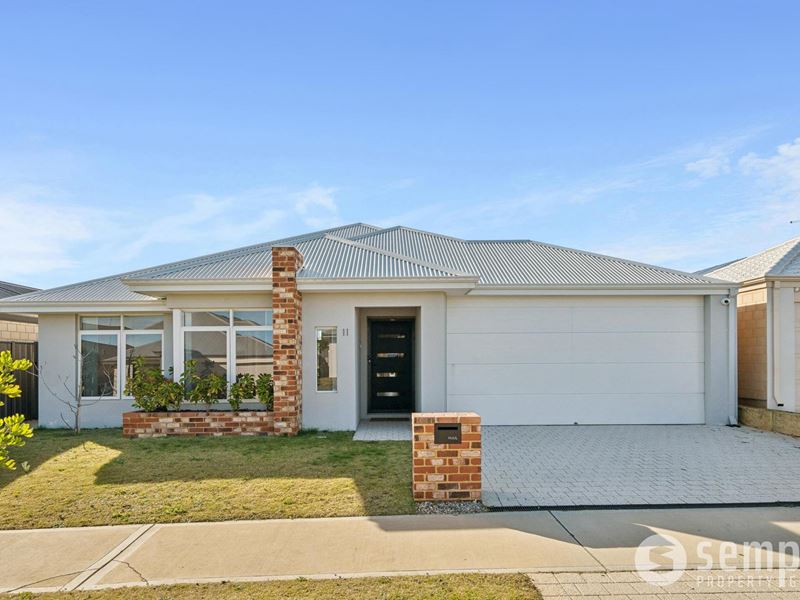 11 Almond Close, Hammond Park WA 6164