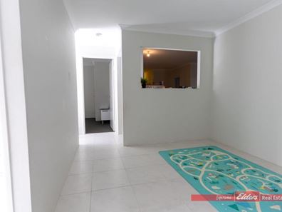 63 Bottlenose Circuit, Waikiki WA 6169