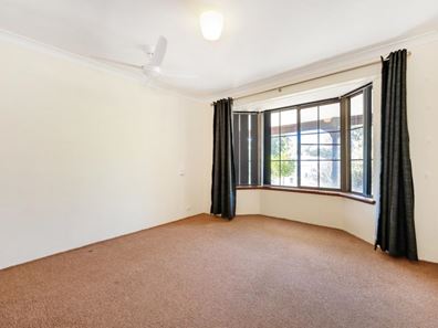 15 Culwalla Close, Kallaroo WA 6025