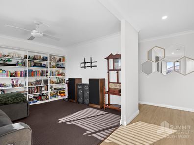 11 Frollet Way, Dalyellup WA 6230