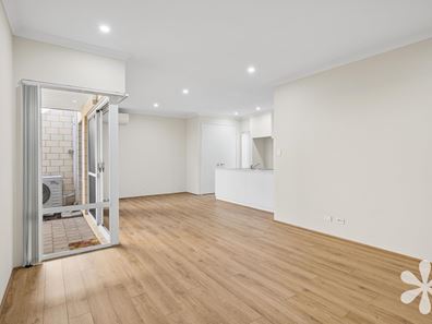 2/17 Stainer Street, Willagee WA 6156