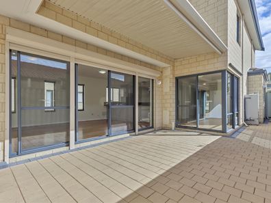 2/97 Ormsby Terrace, Mandurah WA 6210