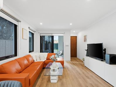 1/174 Leake Street, Belmont WA 6104