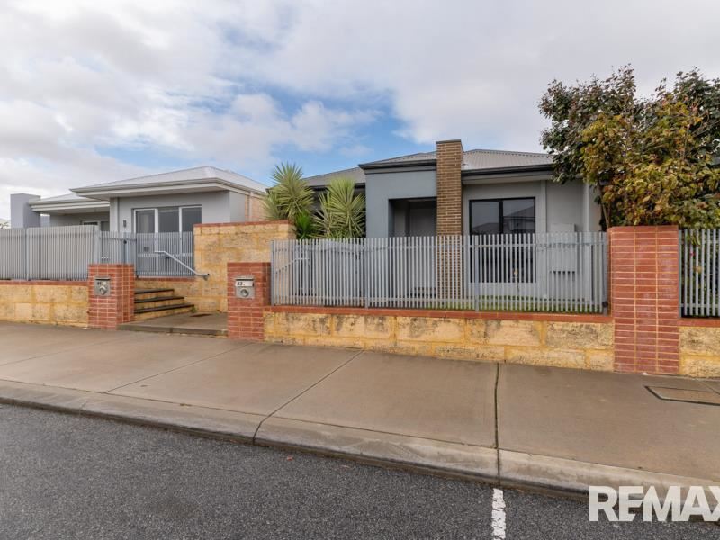 43 Roulettes Parade, Clarkson WA 6030