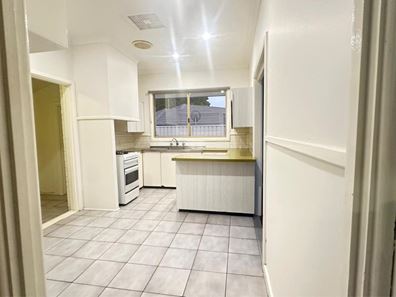 17 Wade Street, Embleton WA 6062