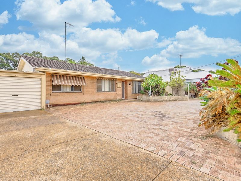 6 Moat Street, Mandurah WA 6210