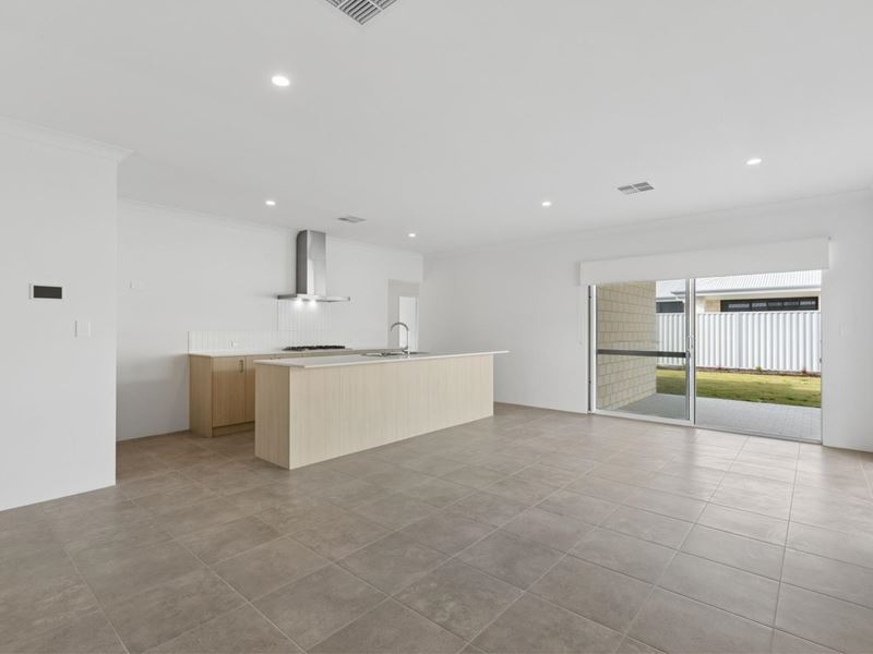 8 Killarney Street, Yanchep WA 6035