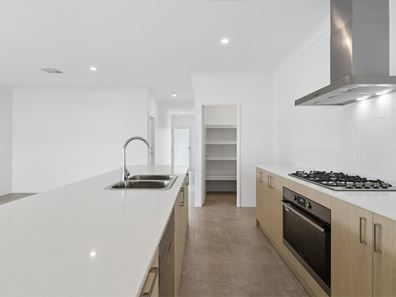 8 Killarney Street, Yanchep WA 6035