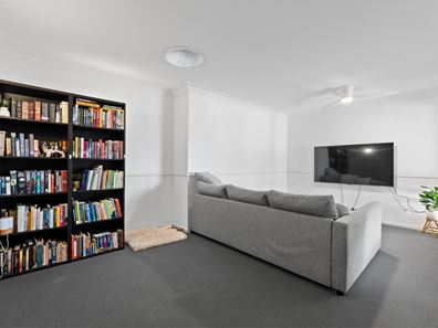 33 Chester Way, Rockingham WA 6168