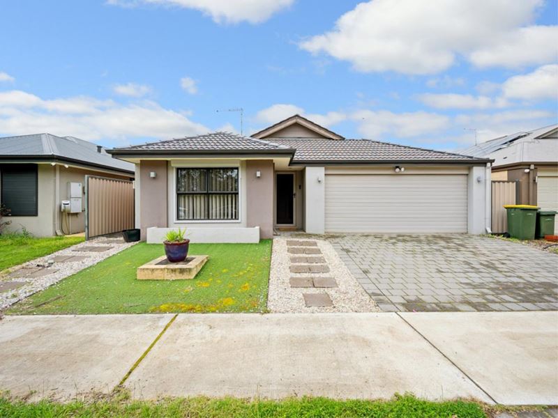 7 Windrow Grove, Whitby WA 6123
