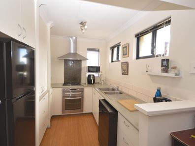 6 18 Davey Street, Mandurah WA 6210