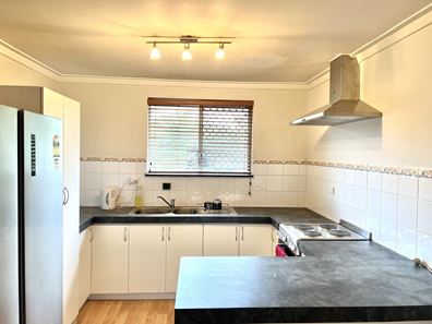 27 Satellite Place, Carlisle WA 6101