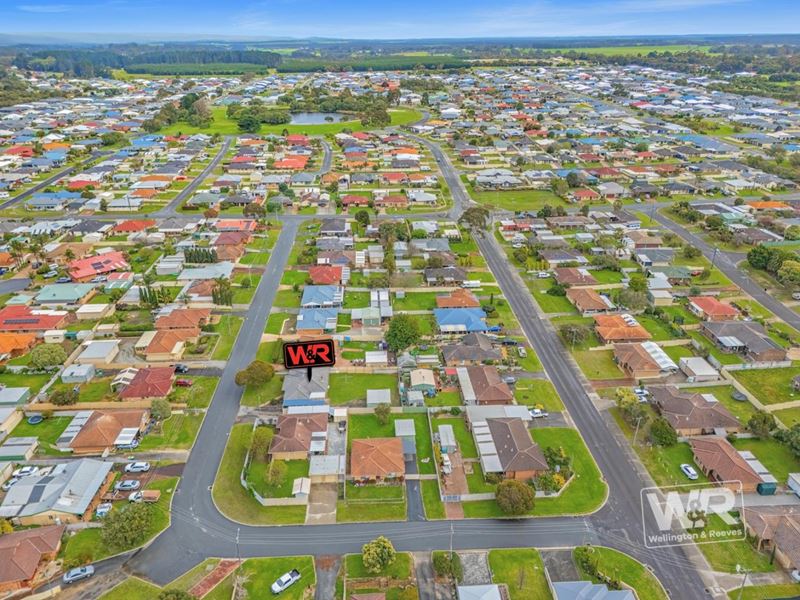 16 Seville Way, Orana WA 6330