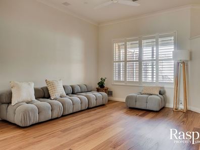 74 King Street, Coogee WA 6166