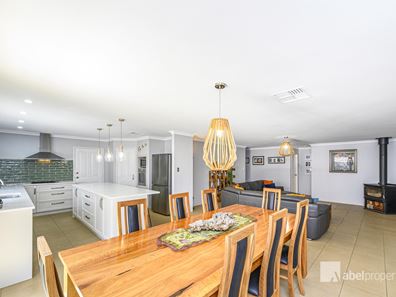 25 Edgecombe  Pass, Aveley WA 6069