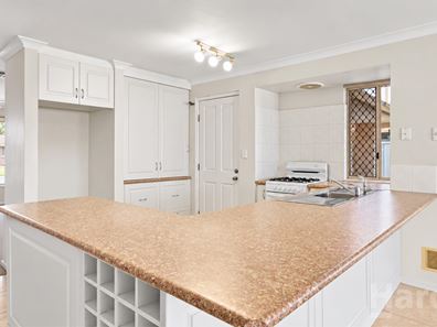 2 Mackay Place, Cooloongup WA 6168