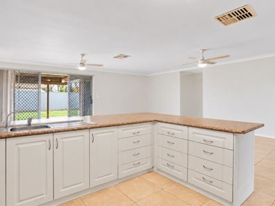 2 Mackay Place, Cooloongup WA 6168
