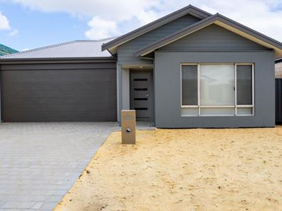 73 Gippsland Parade, Champion Lakes WA 6111