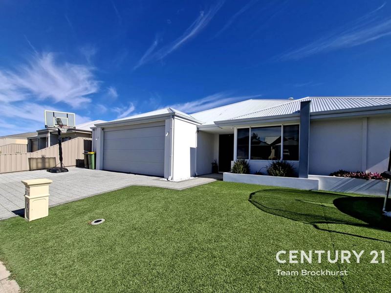 11 Elkington Pass, Huntingdale WA 6110