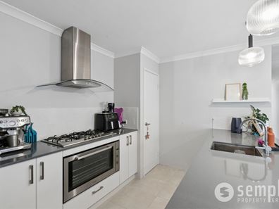 12 Garnet Road, Treeby WA 6164