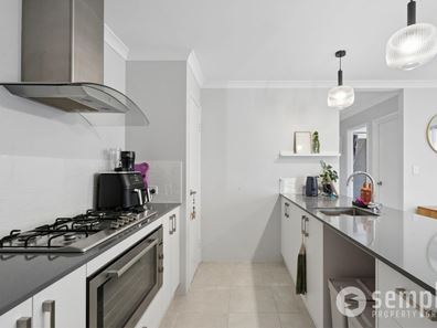 12 Garnet Road, Treeby WA 6164
