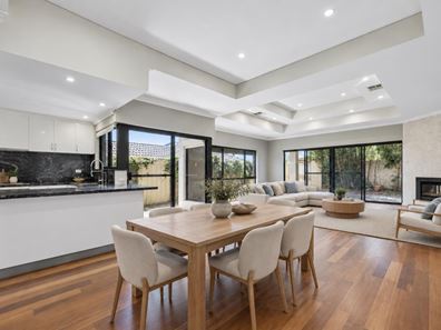 394A Hamilton Road, Lake Coogee WA 6166