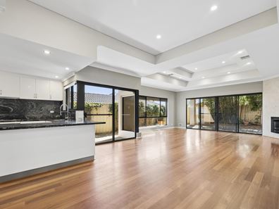 394A Hamilton Road, Lake Coogee WA 6166