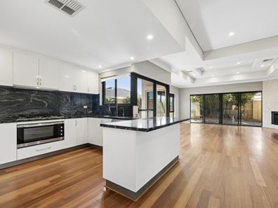 394A Hamilton Road, Lake Coogee WA 6166
