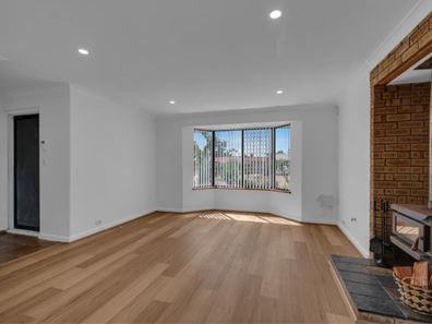 35 Elderberry Circle, Halls Head WA 6210