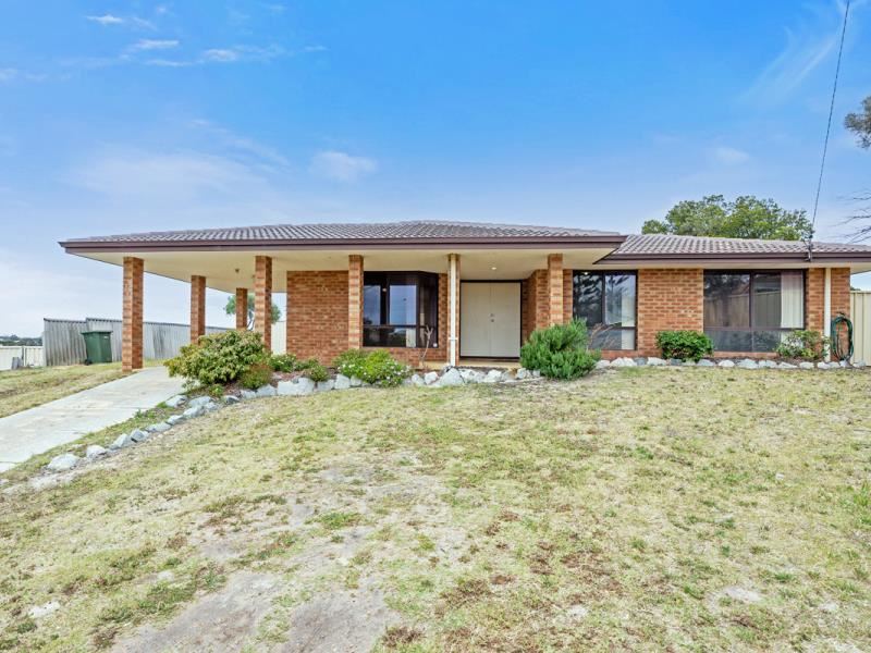 24 Christmas Avenue, Heathridge WA 6027
