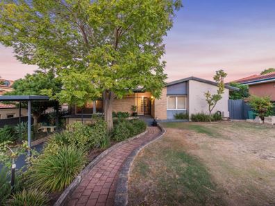 18 Cardew Street, Melville WA 6156