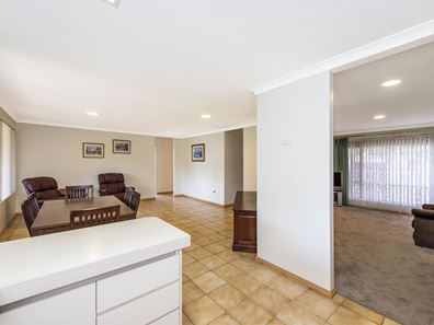 39 Sunningdale Circle, Cooloongup WA 6168